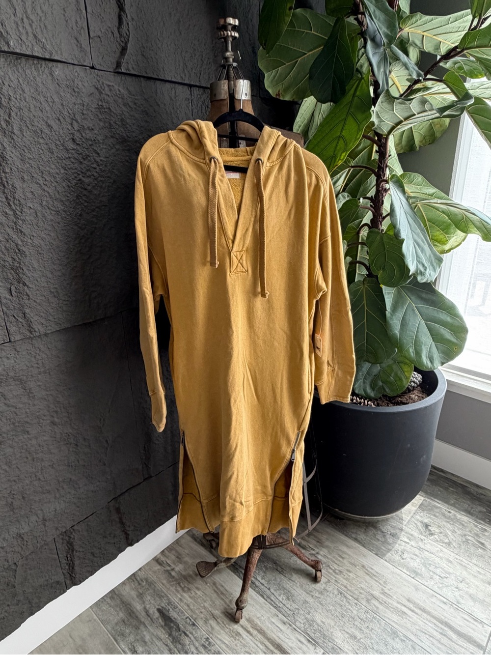Free people spur of the moment Mustard Hooded sweatshirt - Picture 2 of 7